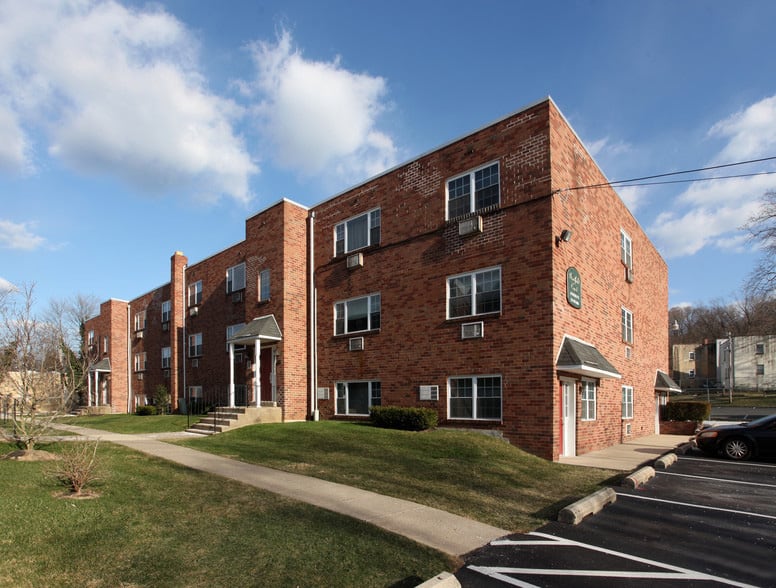 bradfield-court-apartments-abington-pa-building-photo (2)